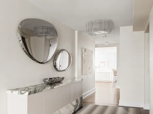 60 Riverside Boulevard image 16 of 20