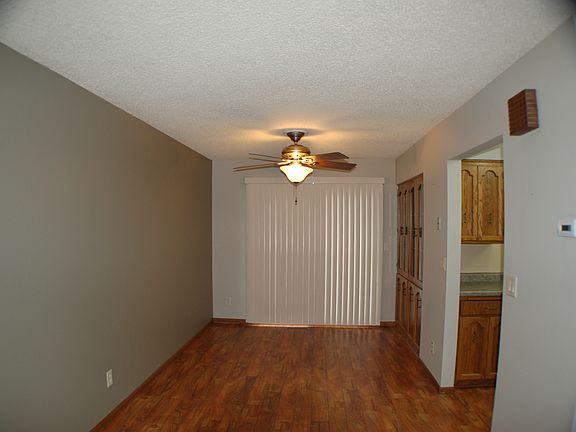 3rd image of 922 Belsly Blvd