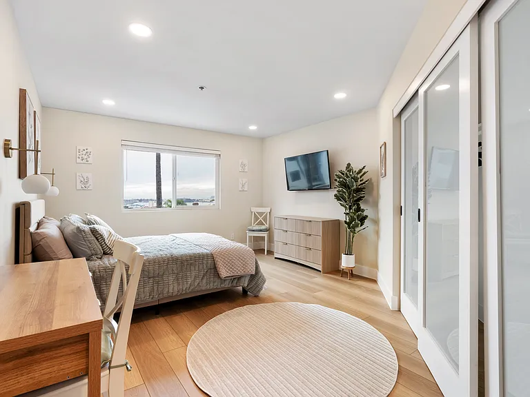 2414 Front St #16 — Photo 8