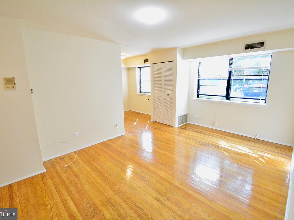 1st image of 3411 Cresson St APT 2