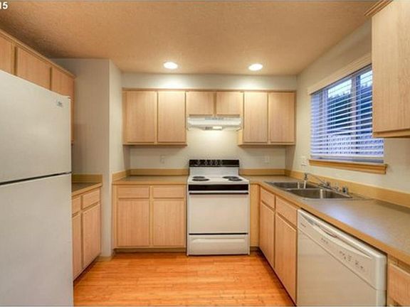 2nd image of 4000 NE 109th Ave Unit 186