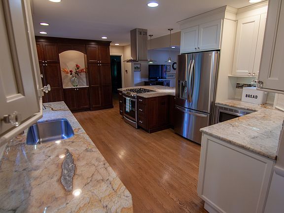 4th image of 3321 Lincoln Ct
