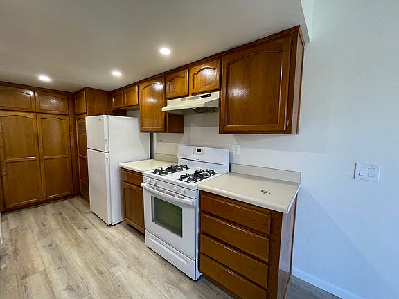 5th image of 6033 Estelle St #15-1
