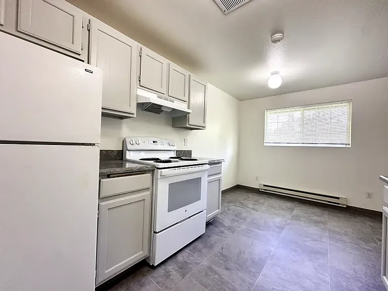 Winterhill Apartments — Photo 9