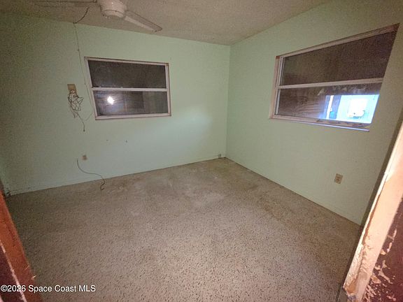 5th image of 960 Allendale St