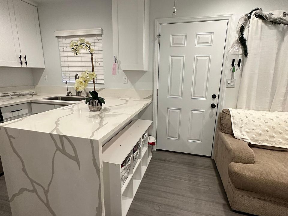 Kitchen, living room area