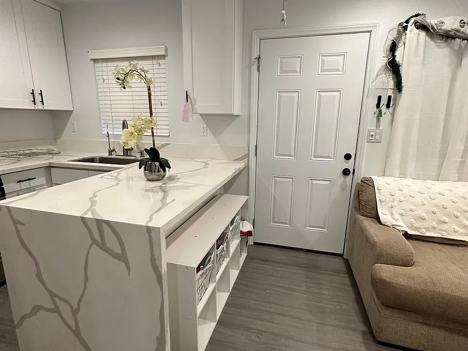 Kitchen, living room area