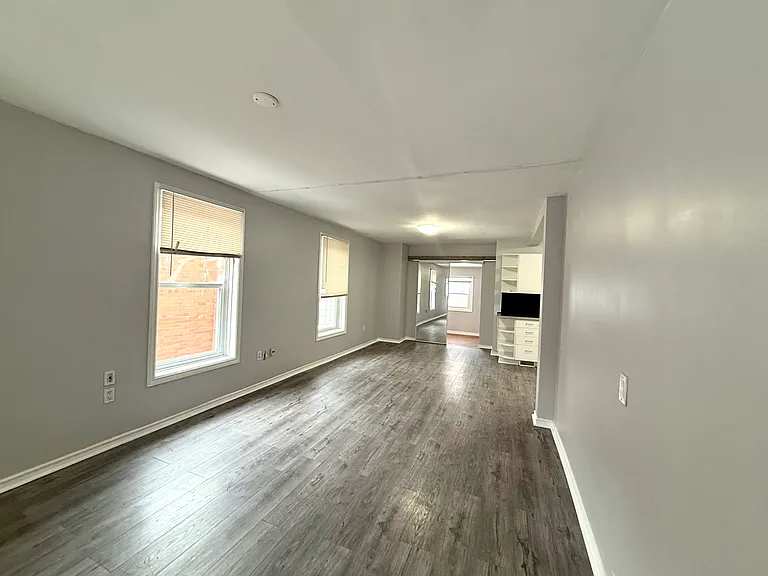 171 East Ave S — Photo 2