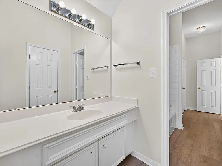 1727 Emma Cove Ct — Photo 26
