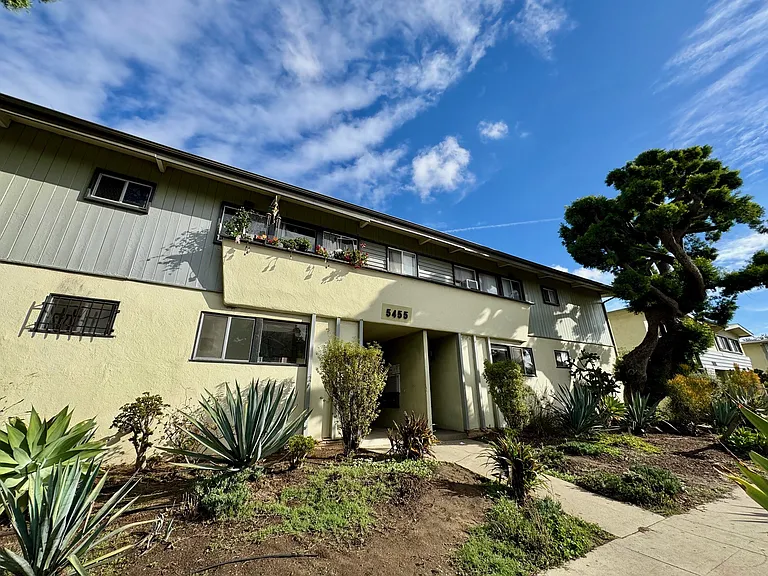 5415 West San Vicente — Photo 7
