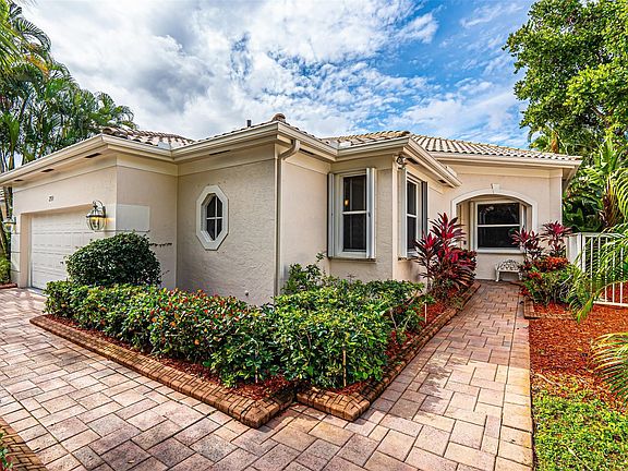 3rd image of 2555 Bay Pointe Drive
