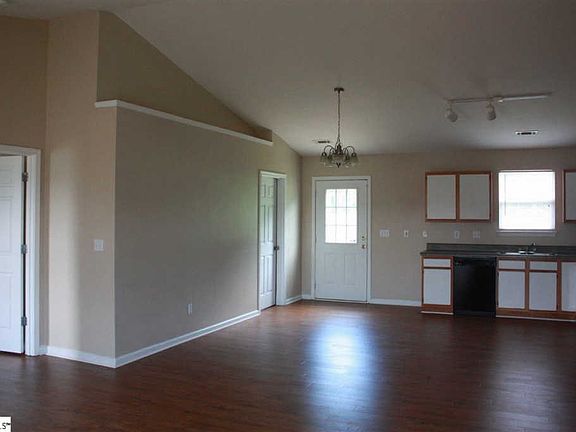 2nd image of 109 Daytona Ln