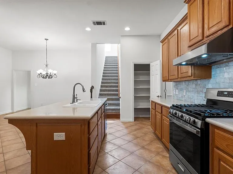 2127 Clear Lake Pl — Photo 9