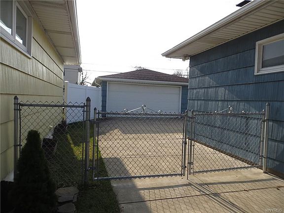 4th image of 139 Kingsbury Ln