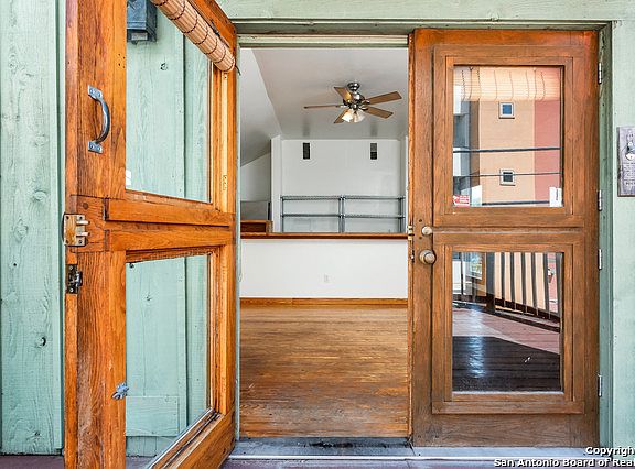 5th image of 414 Clay St