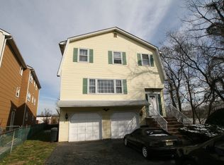 89 Garden Dr, Elmwood Park, NJ 07407