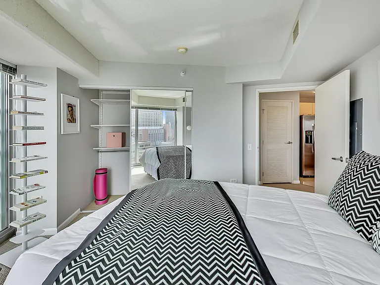 1720 Maple Ave #1570 — Photo 22