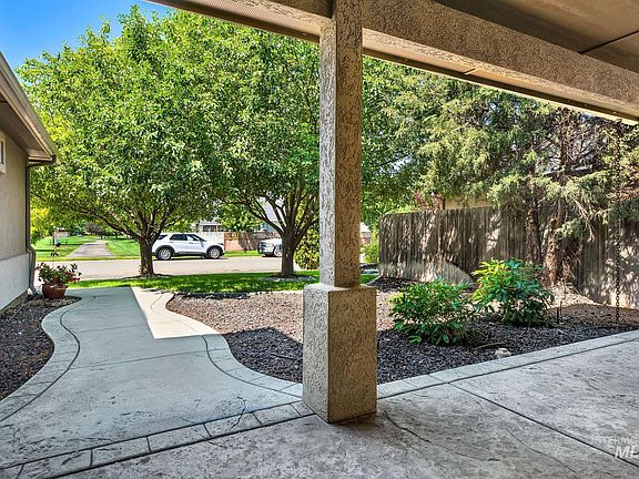 3rd image of 3490 N Leslie Way