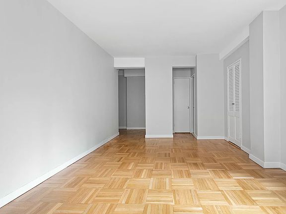 4th image of 210 E 47th St APT 8A