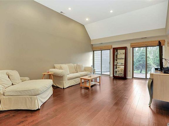 4th image of 131 Southgate Dr