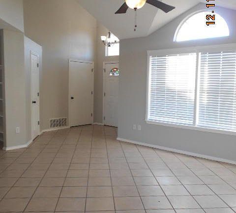 4th image of 613 Orchid Dr
