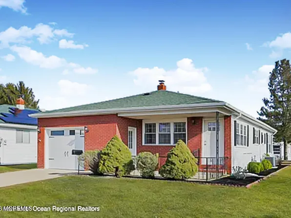 2 Montego Street, Toms River, NJ 08757