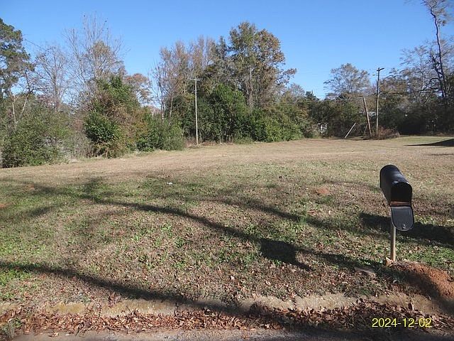 2nd image of 2405 31st St