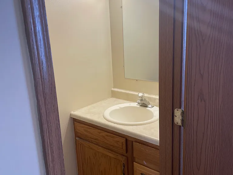 1350 Chestnut Dr #B — Photo 1