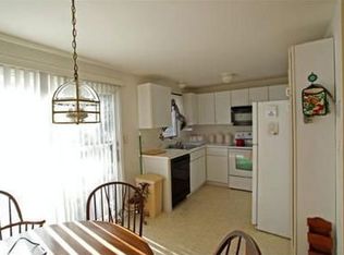 61 Victoria Heights Rd, Hyde Park, MA 02136