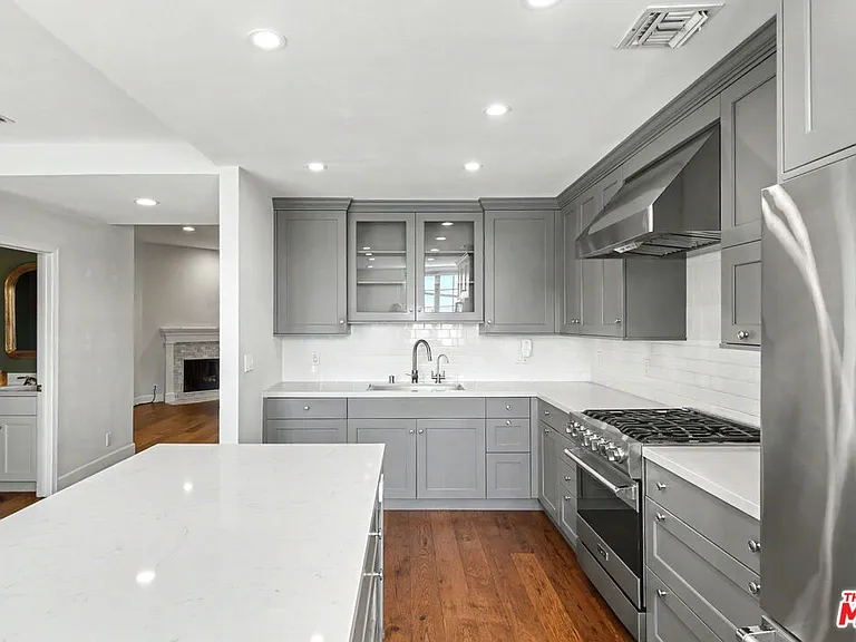 1242 Berkeley St #10 — Photo 7
