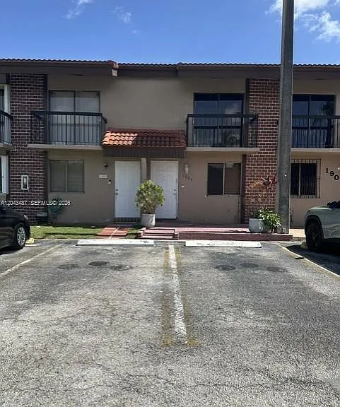 1819 SW 107th Ave #1904 — Photo 3