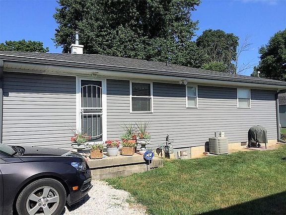 4th image of 2824 E Bradbury Ave
