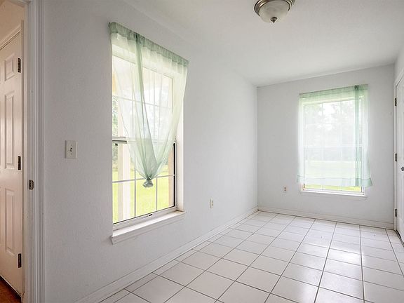 5th image of 18705 Robertson St