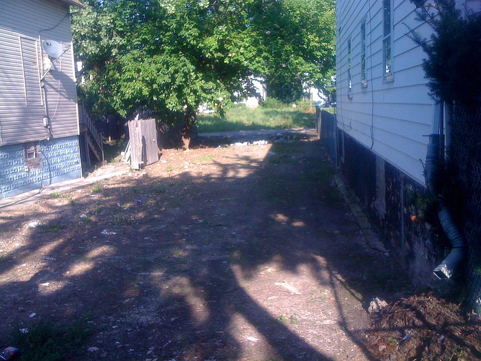 2nd image of 6815 S Racine Ave