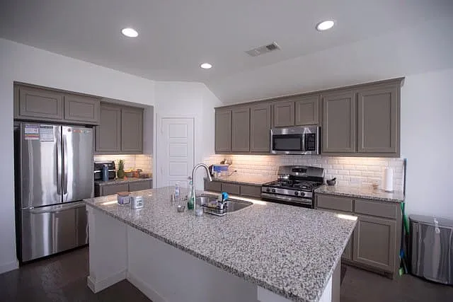 404 Barnstorm Dr — Photo 4