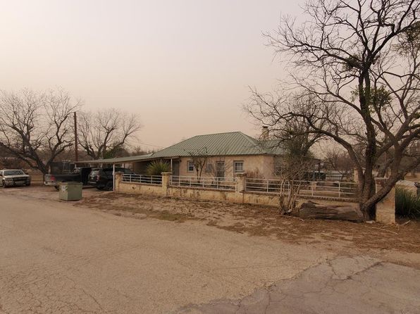 910 Gay St, Menard, TX 76859