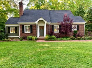 834 4th Ave NW, Hickory, NC 28601