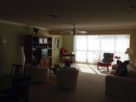 4th image of 1640 NW 18th Ave APT 204