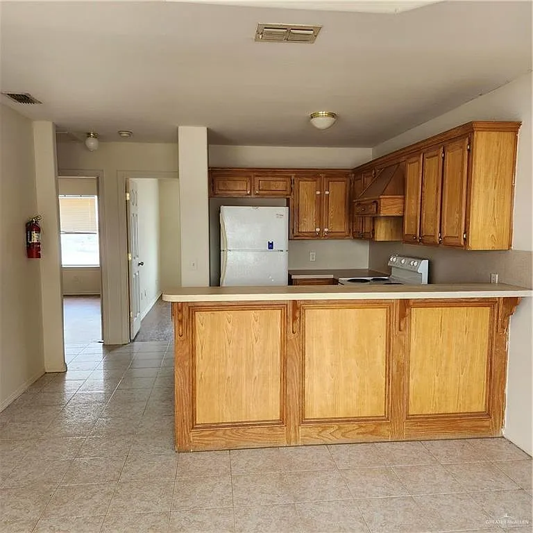 2 bed, 1.0 bath, 949 sqft, $750 — Photo 4