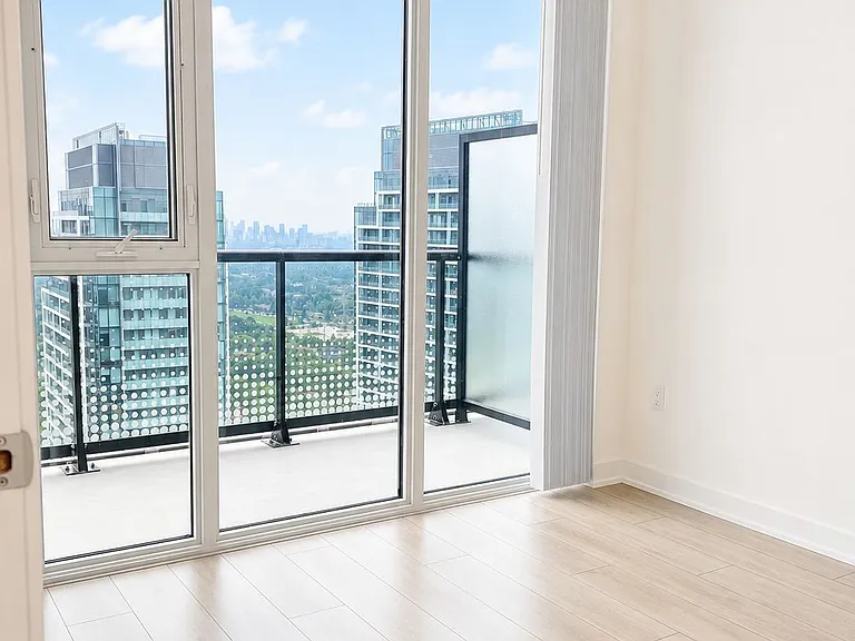 5858 Yonge St #Penthouse 10 — Photo 6