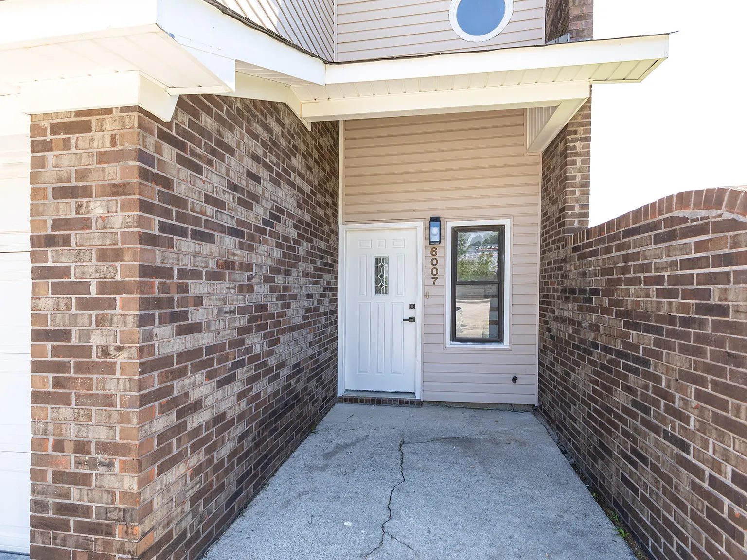 2 bed, 2.5 bath, 1442 sqft, $1,625 — Photo 2