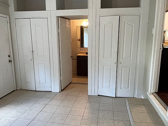 4th image of 217 Jeffries Dr