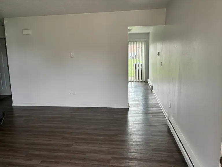 Waynedale Circle Apartments — Photo 41