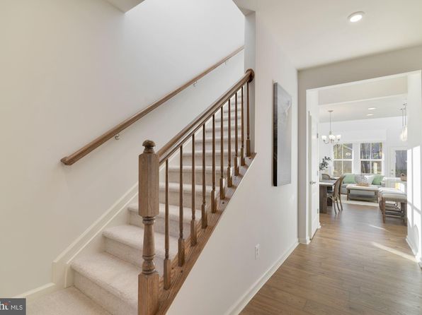 4245 Market Place Dr, Perry Hall, MD 21128