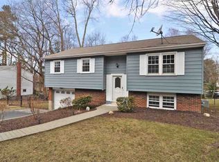 10 Chinquapin Ave, East Greenbush, NY 12061