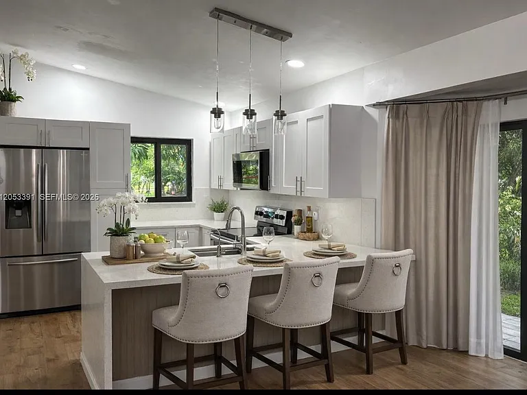 9821 W Elm Ln #9821 — Photo 4