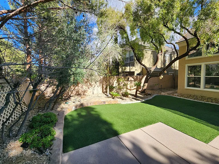 9516 Royal Lamb Dr — Photo 22