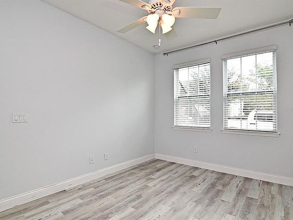 4th image of 869 Taramundi Dr