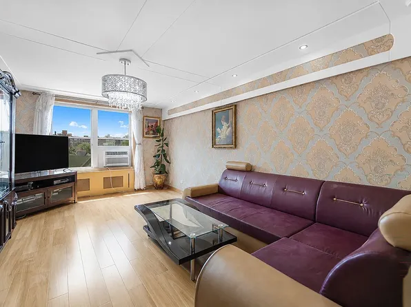 759 E 10th St APT 5C, Brooklyn, NY 11230