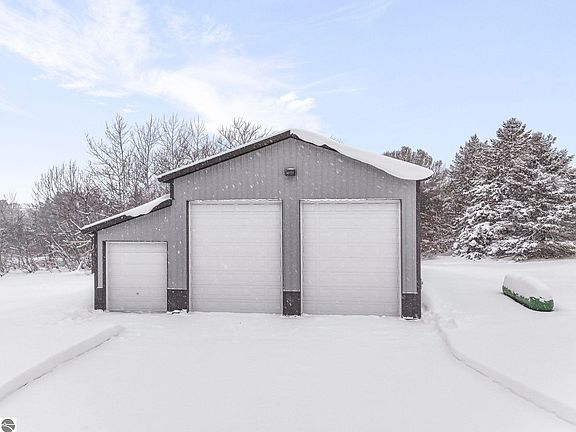 3rd image of 7553 Steiner Rd